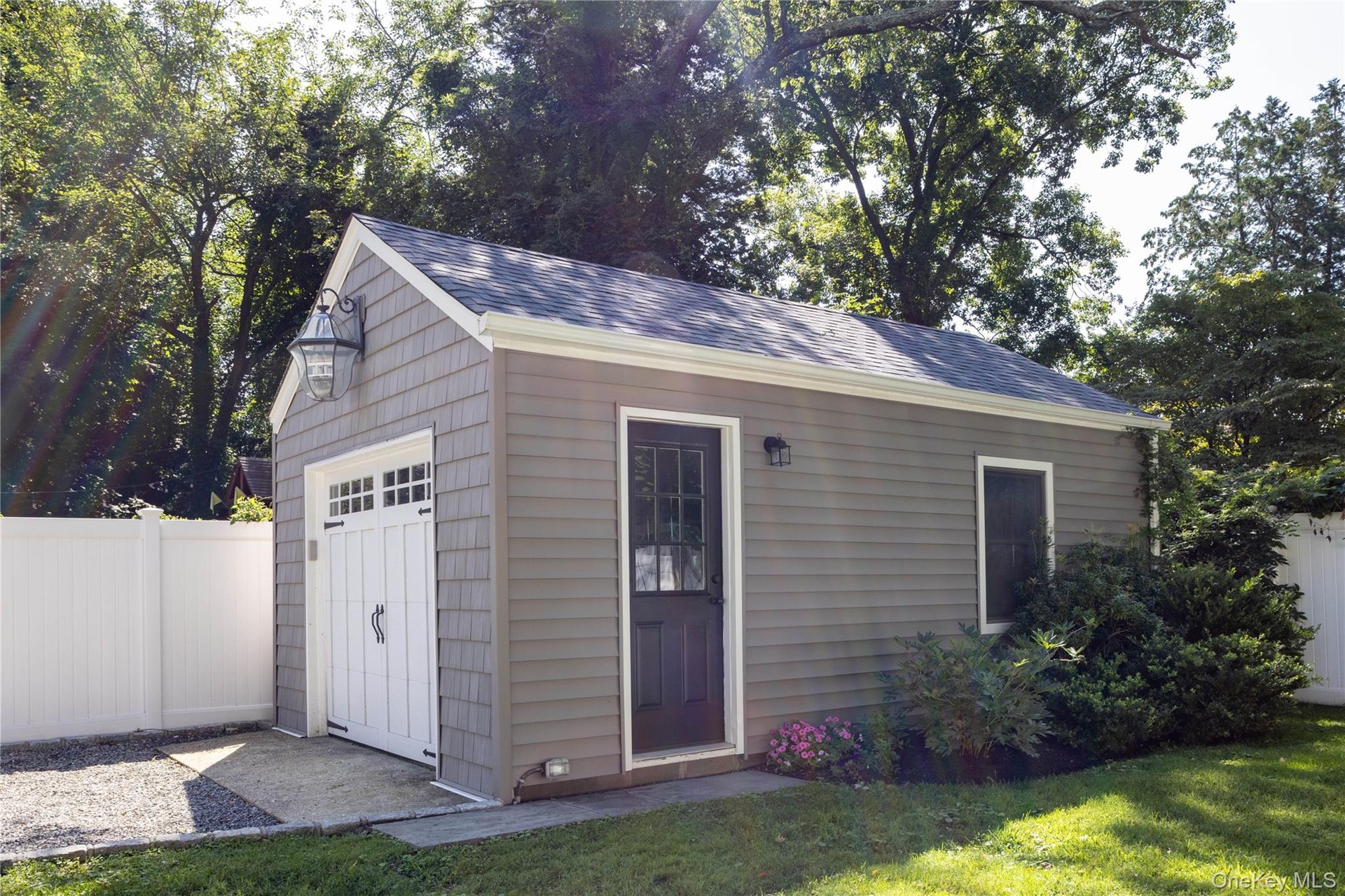 One car detached garage