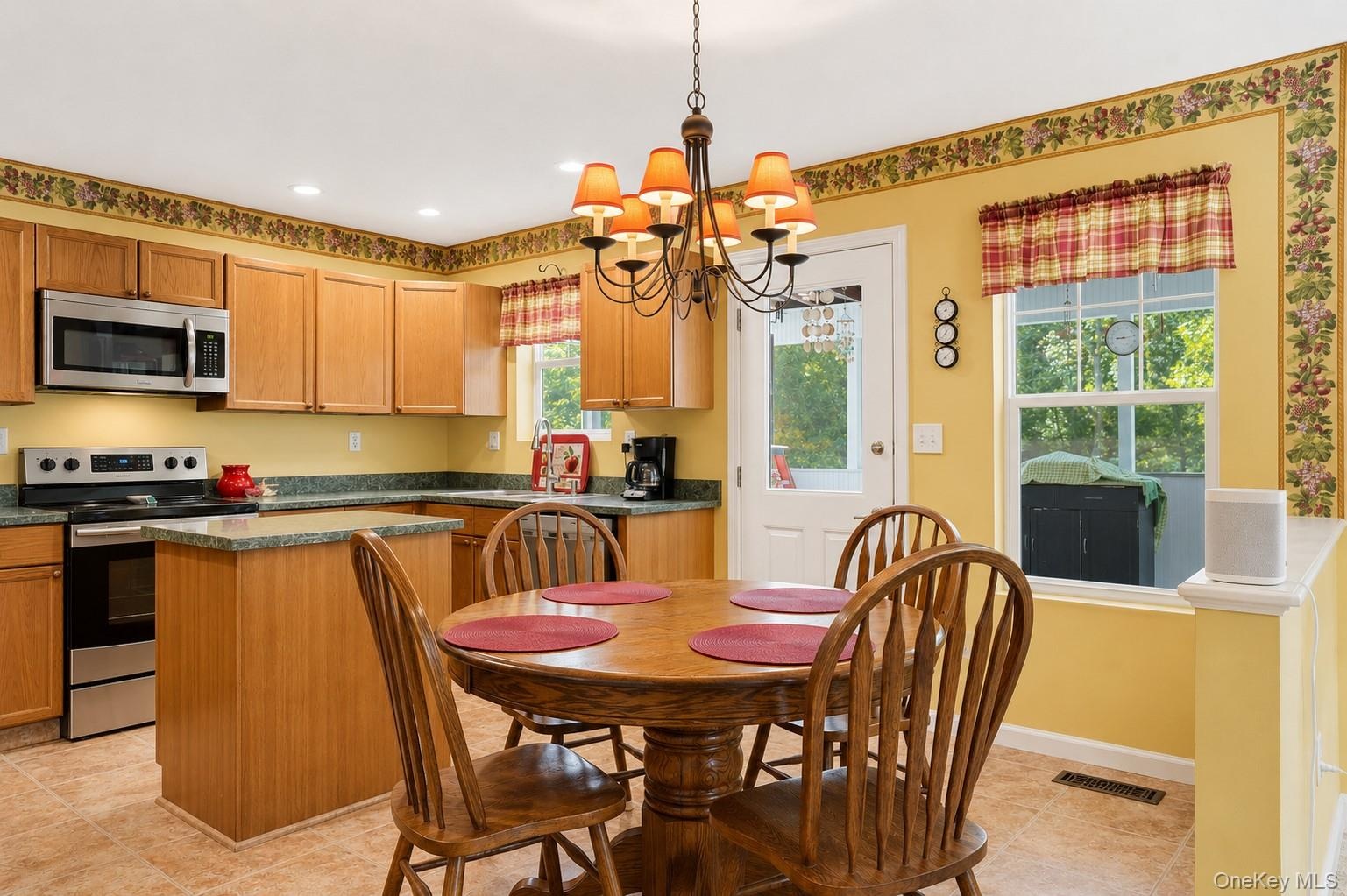 Kitchen w/stainless steel appliances