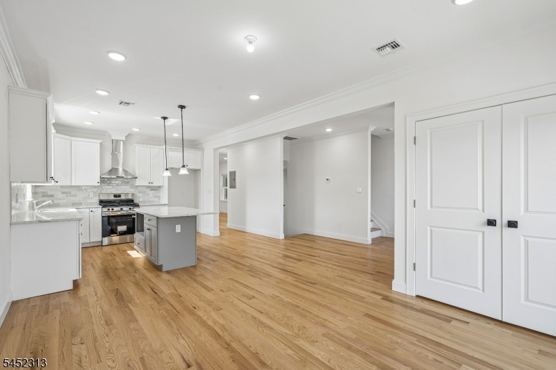 Eat in Kitchen/Dining