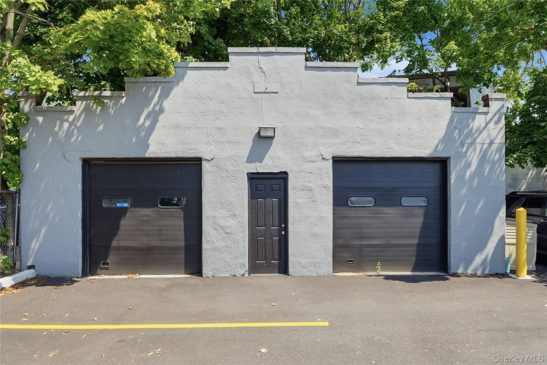 2 Detached Garage