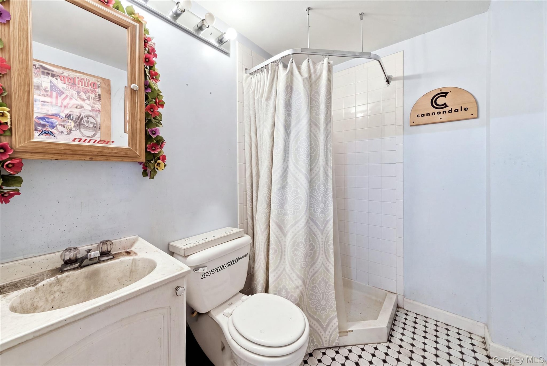 Retail space Bath1