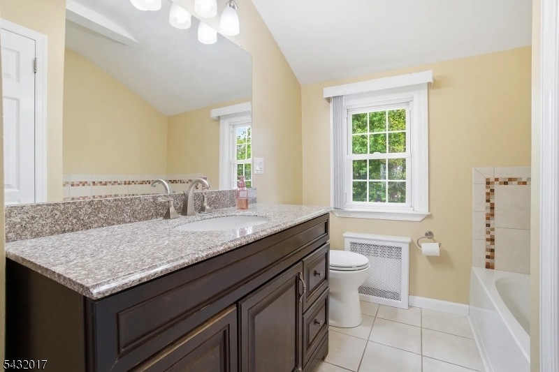 Main Bath Alternate View