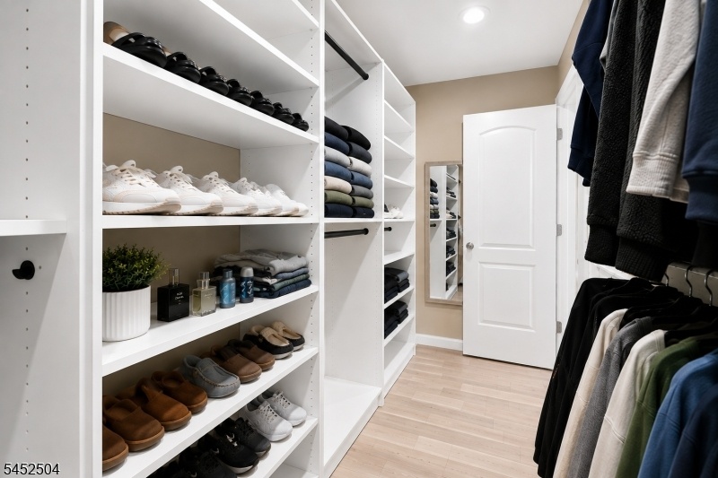 walk-in closet