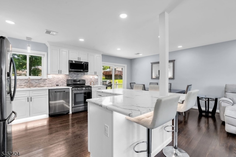 Kitchen/Dining
