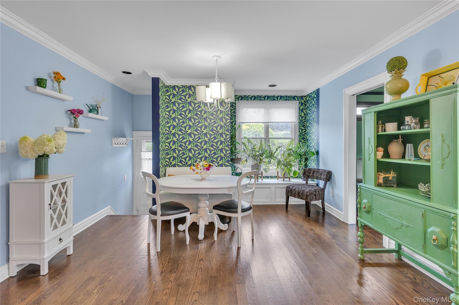 Eat in Kitchen