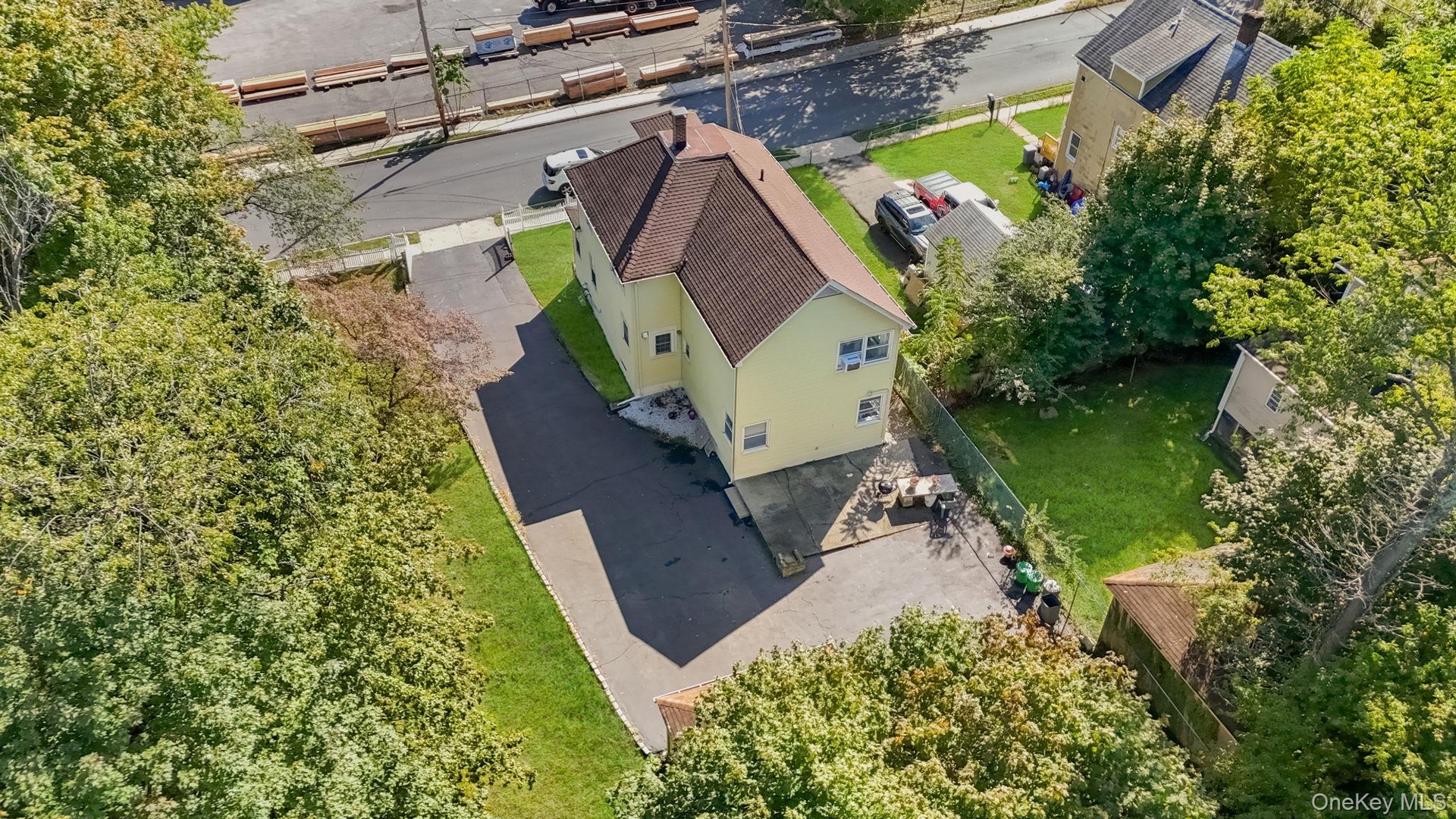 Aerial view of property and surrounding area