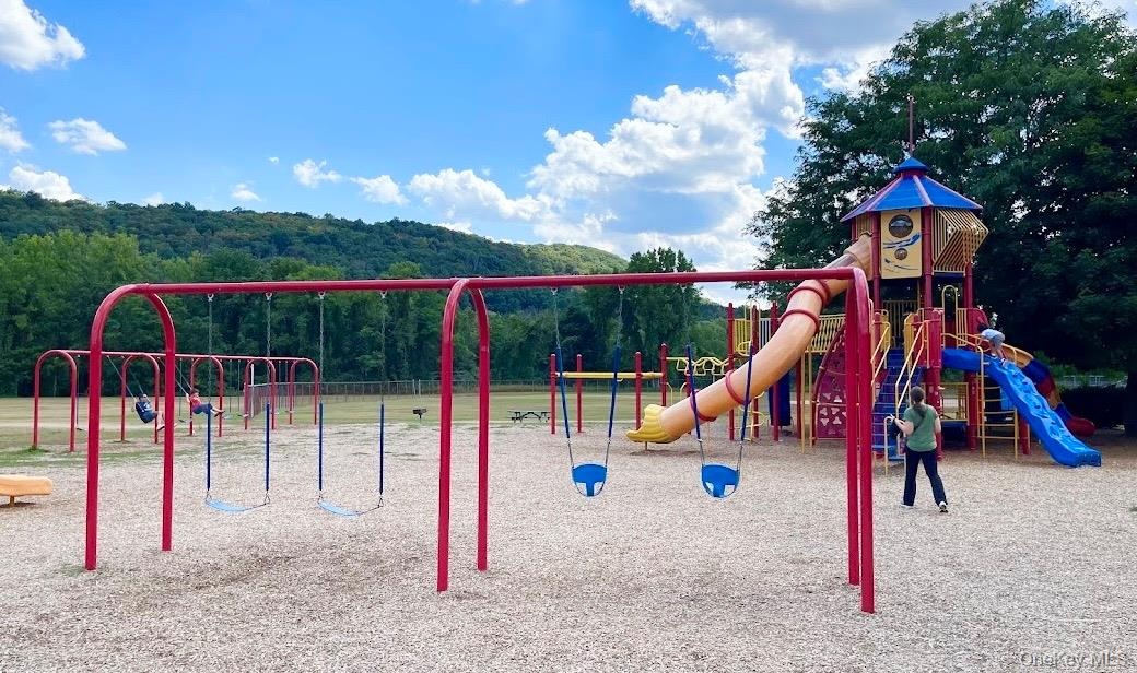 Boyce Park is a short drive from Sheldon Rd.
