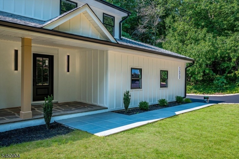 Exterior - Front