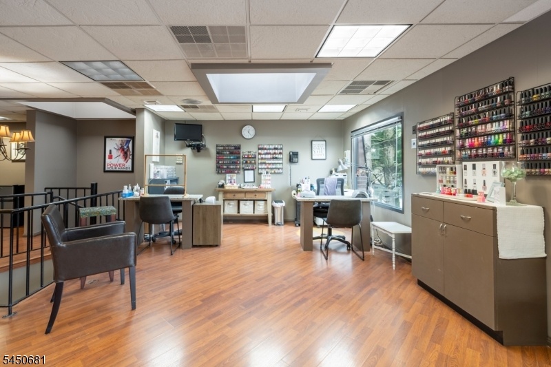 Manicure Stations