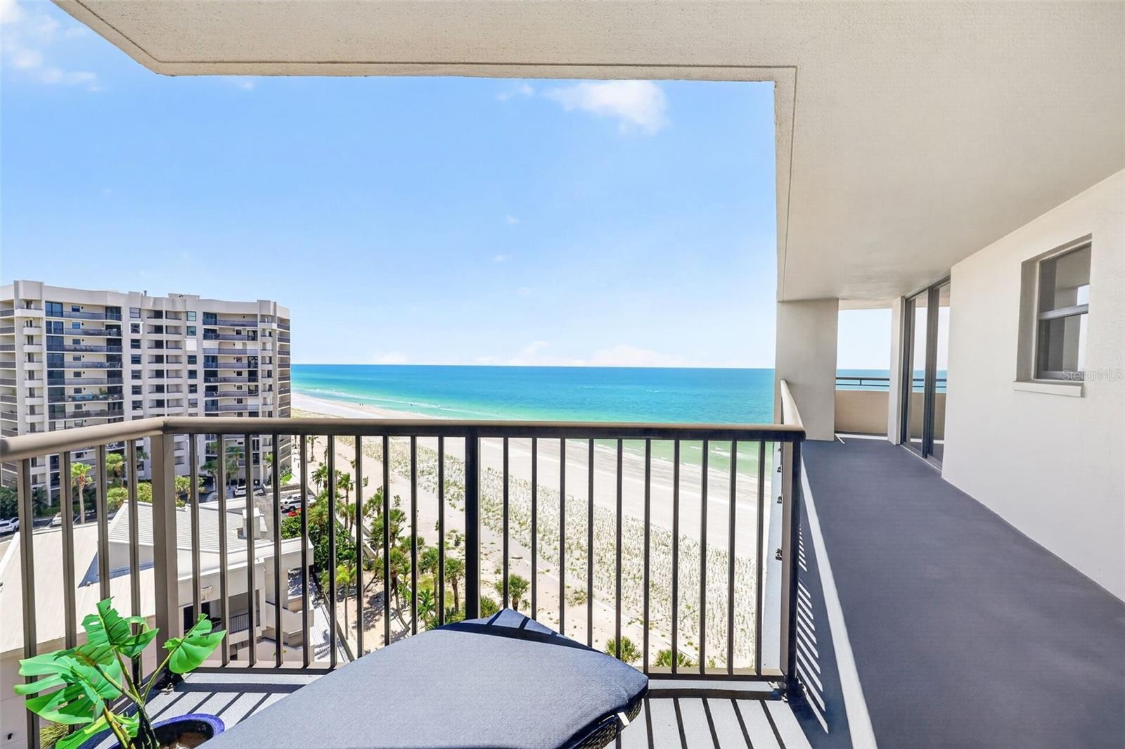 Extra large balcony!