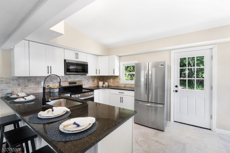 Beautiful Counters & Cabinetry