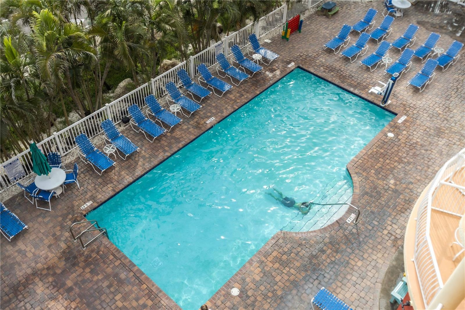 POOL VIEWS TOO!