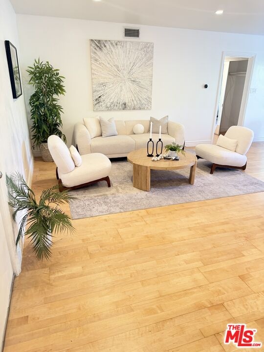 Living room 1