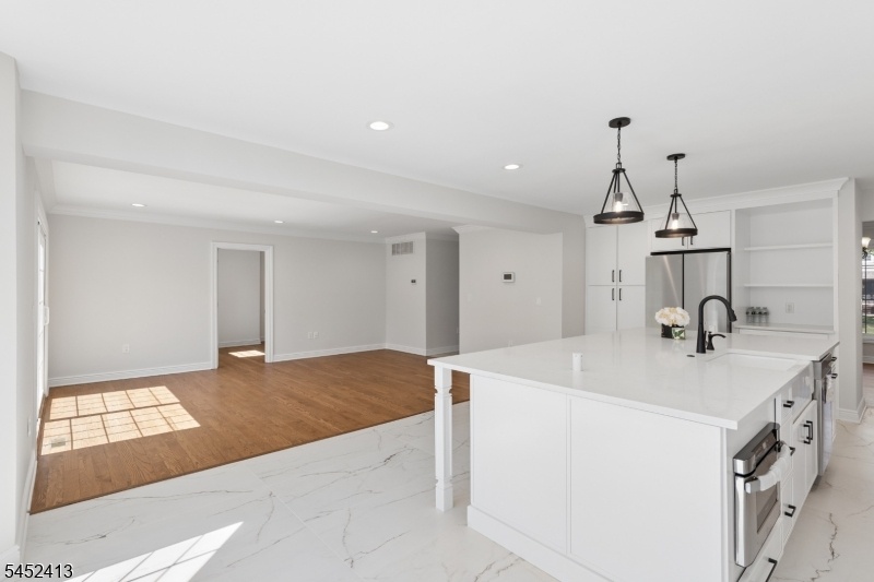 Kitchen / Family room 2