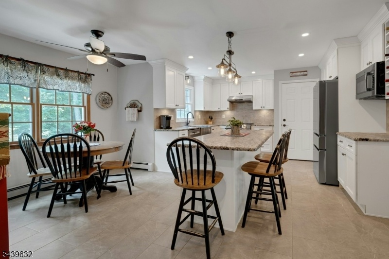 CHEF'S KITCHEN
