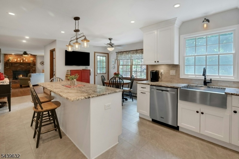 KITCHEN-ANOTHER VIEW