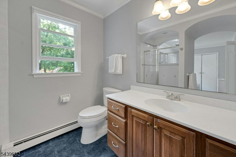 PRIMARY BEDROOM SUITE