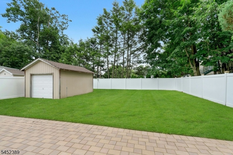 150' Deep Property
