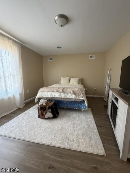 unit 1 master bed