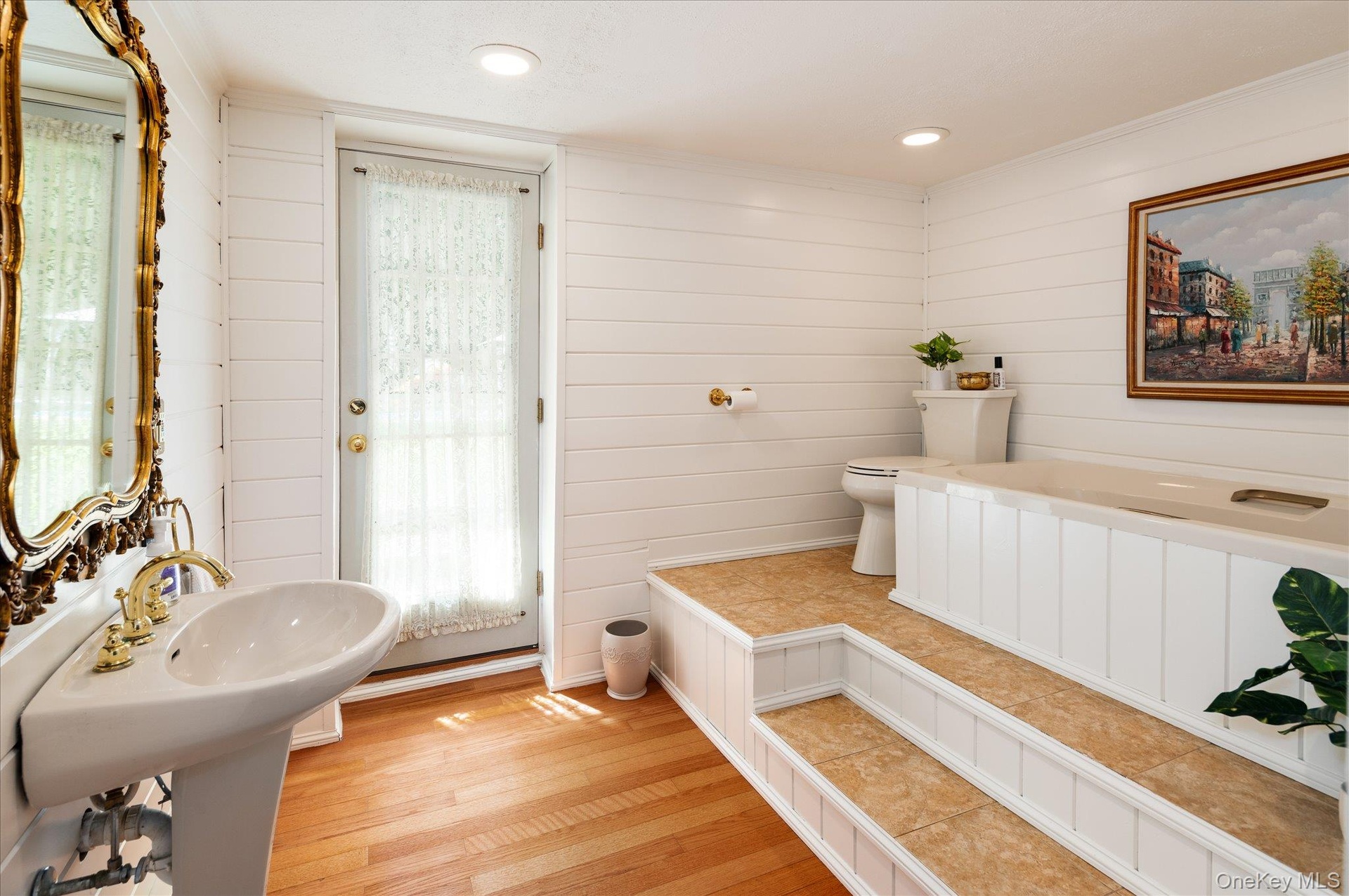 Full bathroom