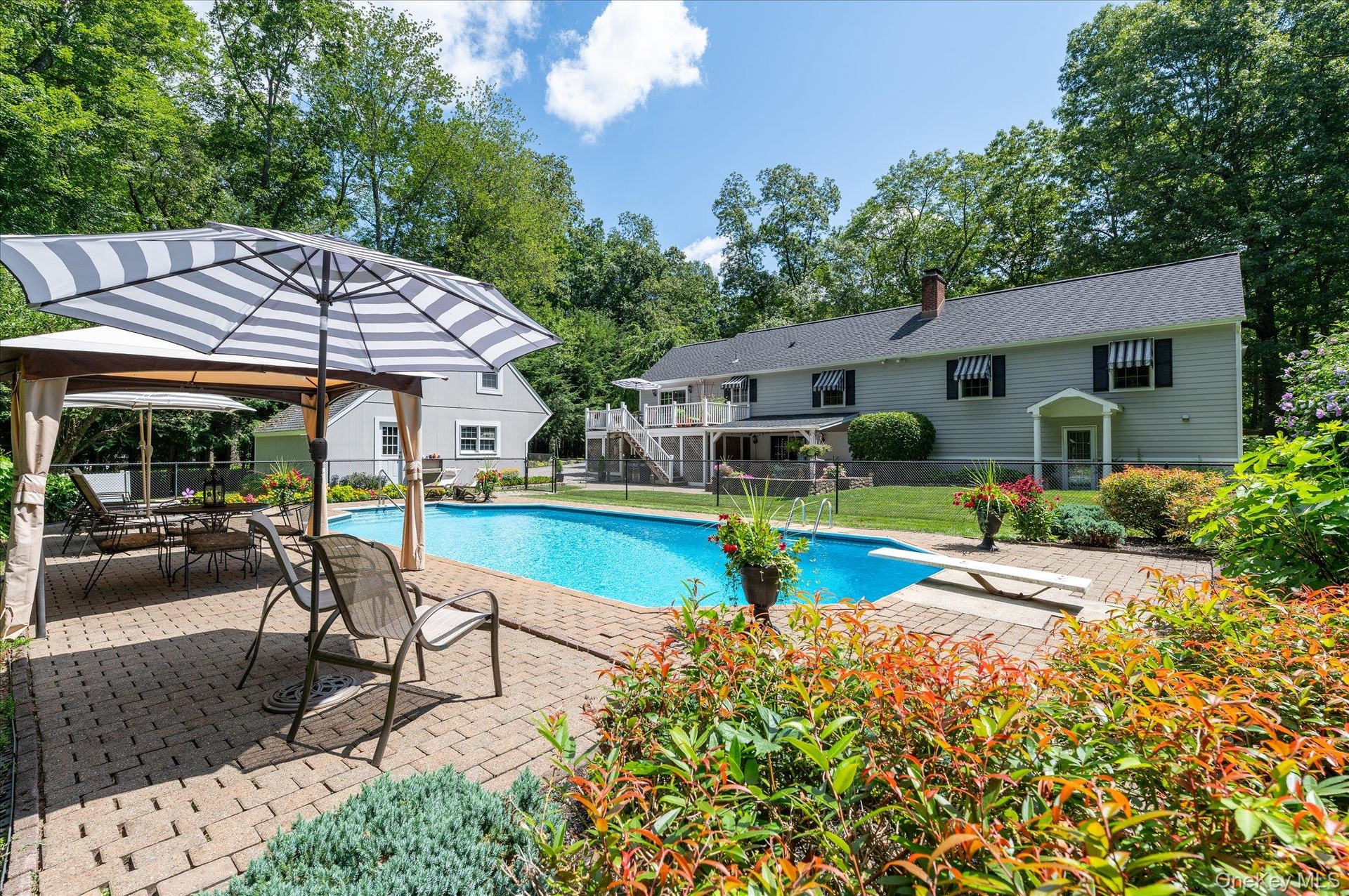 Beautiful Yard with Pool
