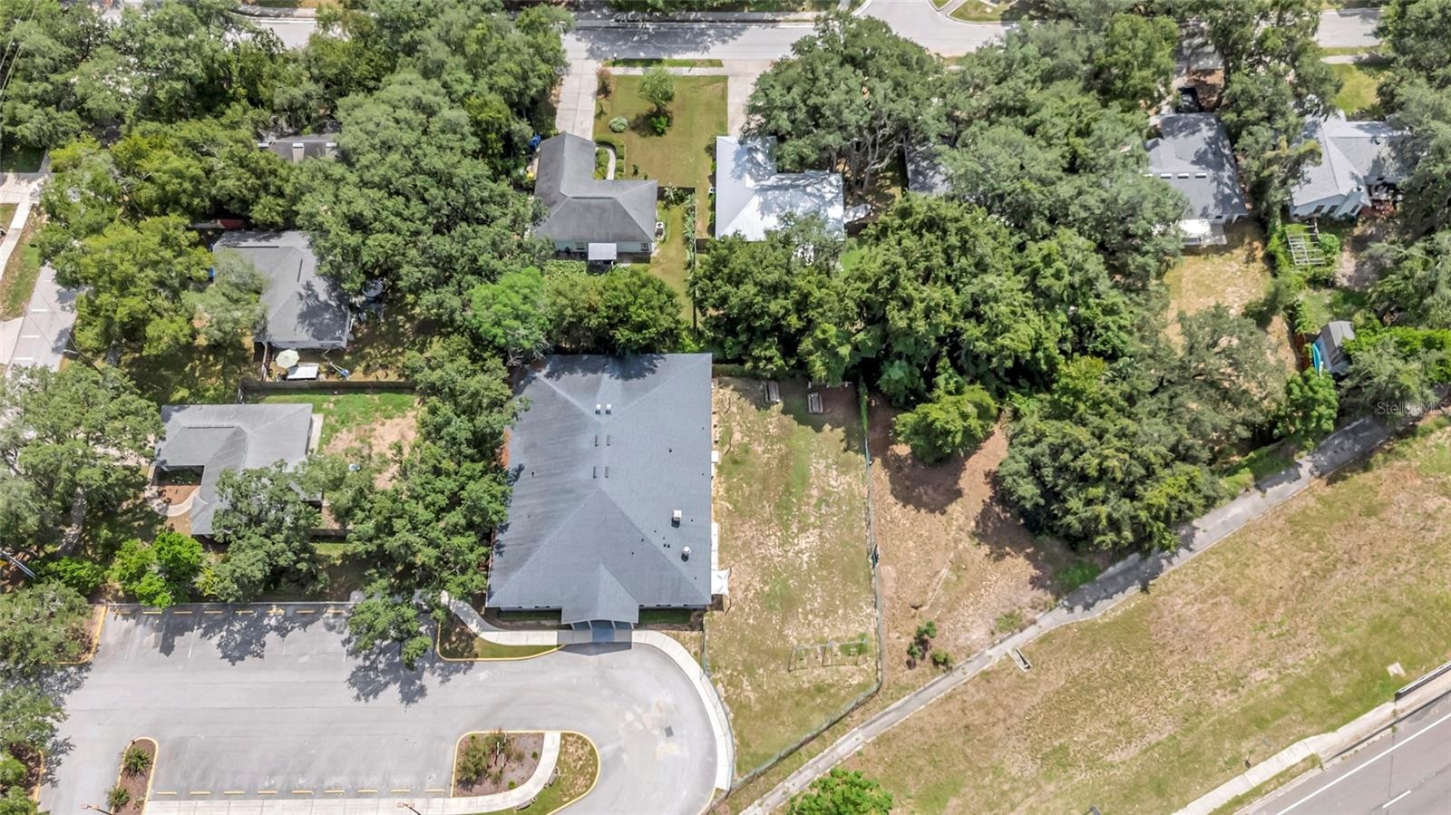 105 Baker Street Aerial