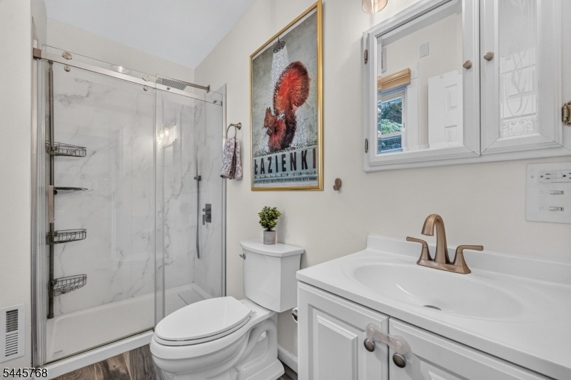 1st Floor Full Bathroom