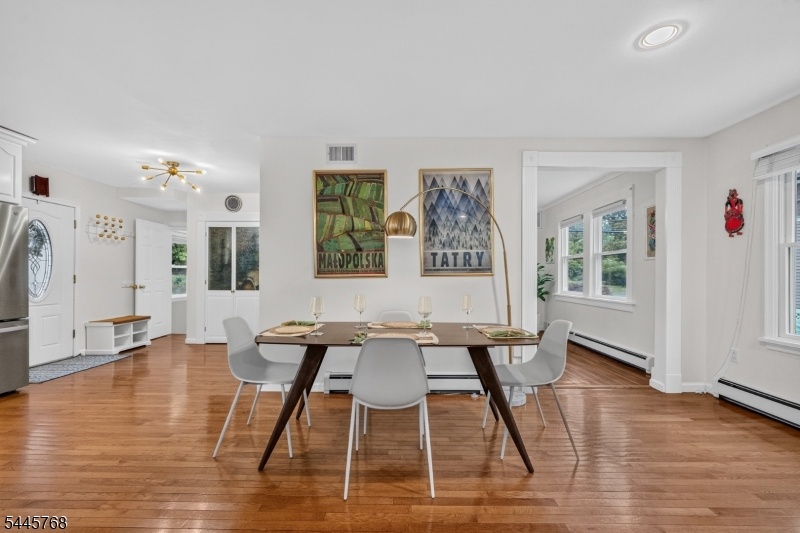 Eat In Kitchen