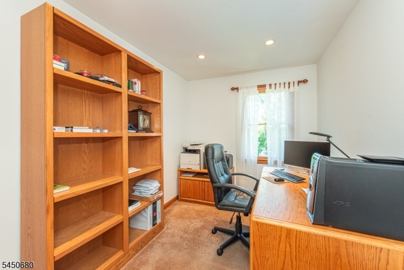 Bedroom/Office