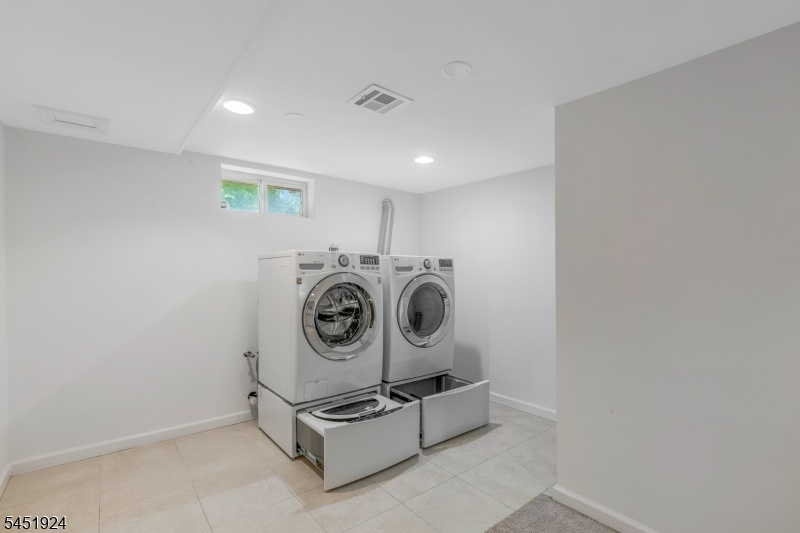 Basement laundry room