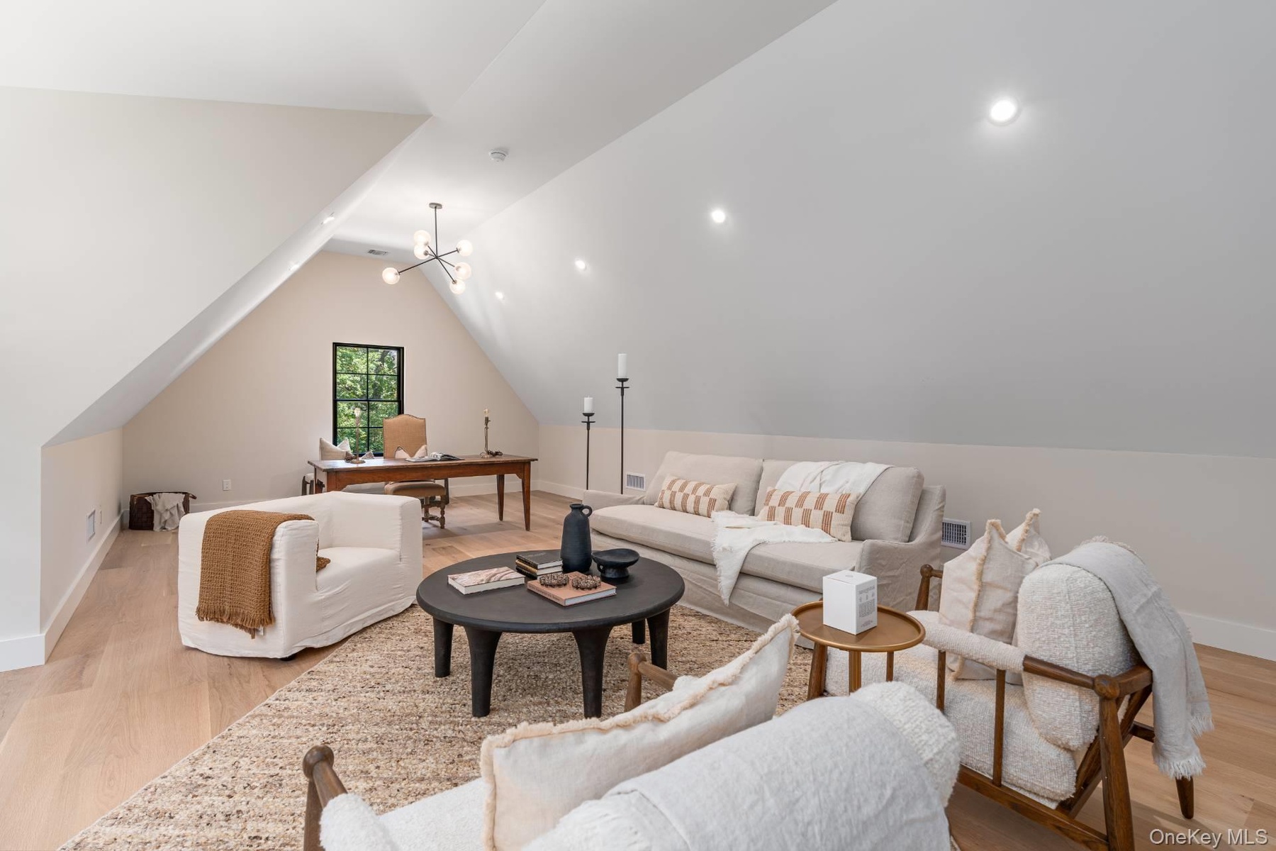 Bonus room/Office