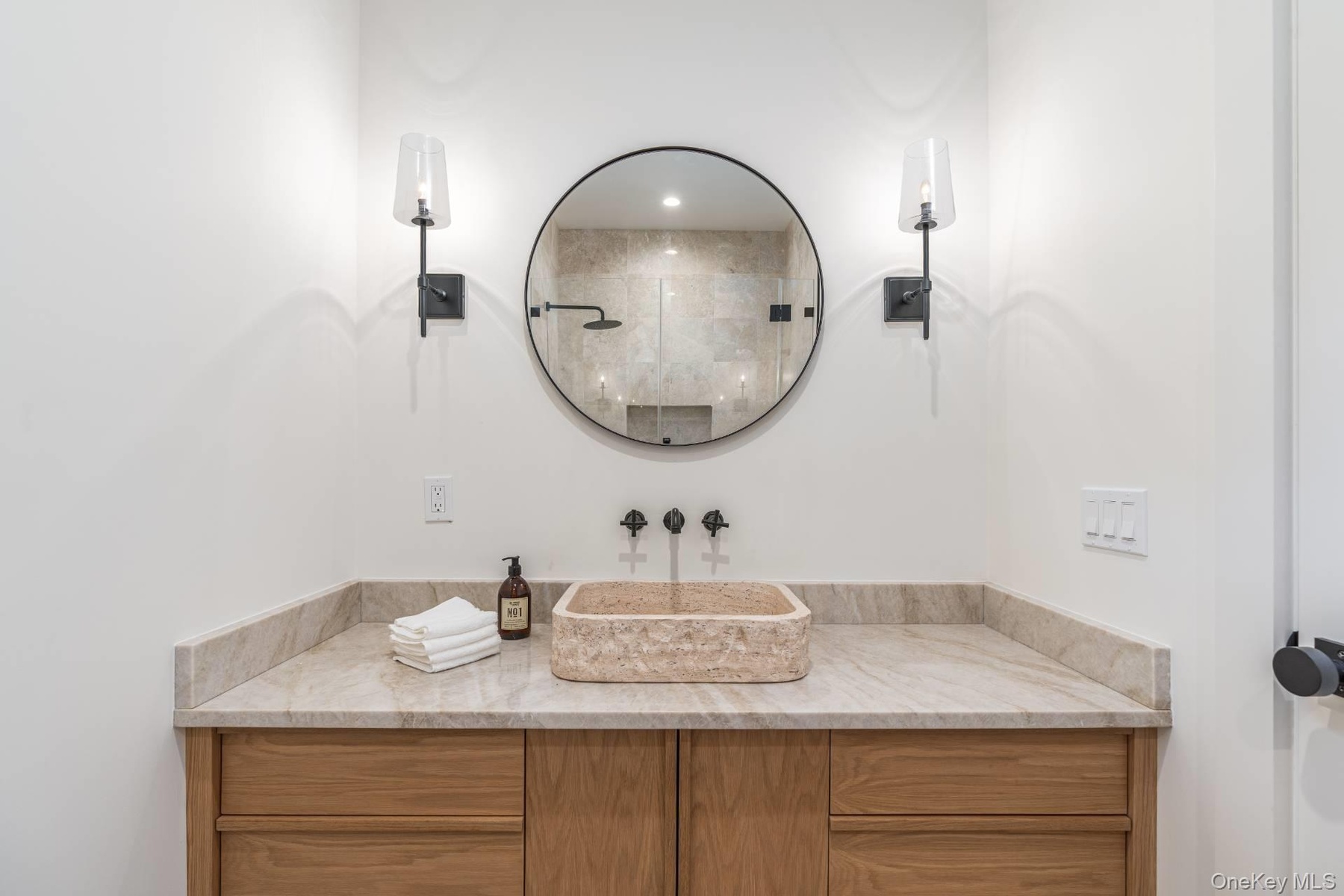 Custom vessel sink