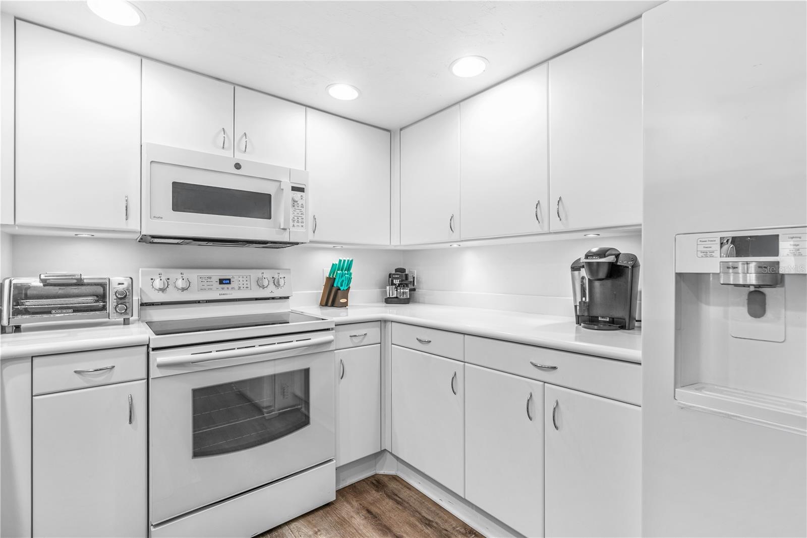 Light and Bright Kitchen