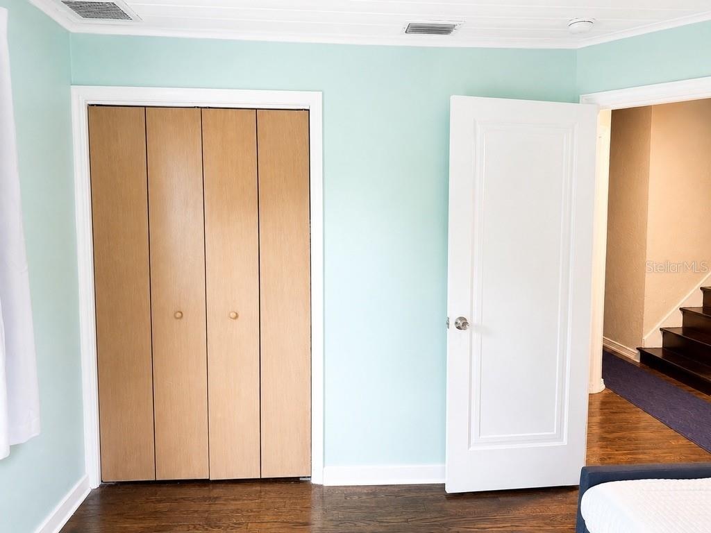 3rd bedroom - closet