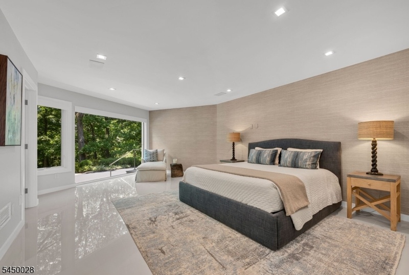 1st Floor Ensuite Bedroom