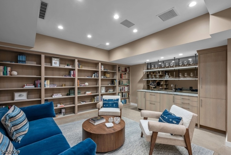 Lower Level Wet Bar
