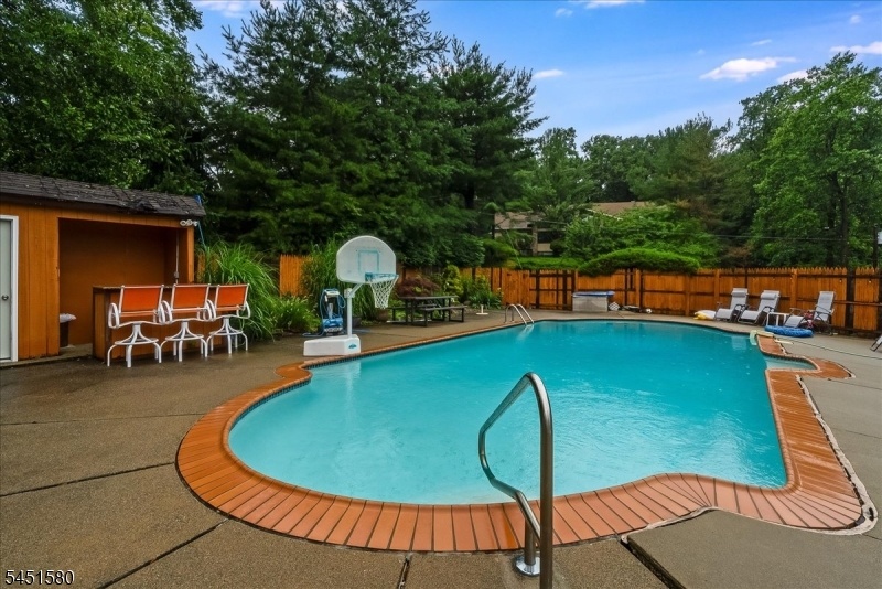 Gunite pool
