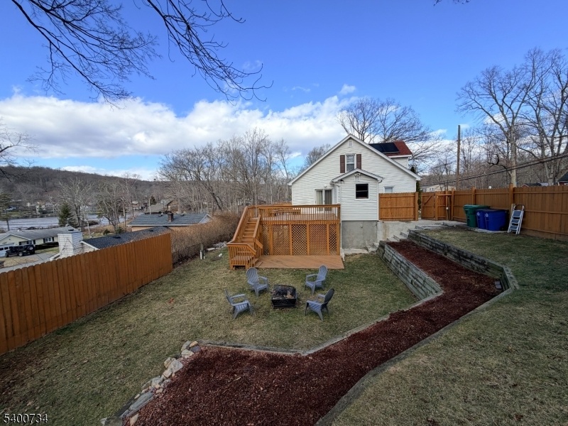 Private Fenced-in Yard