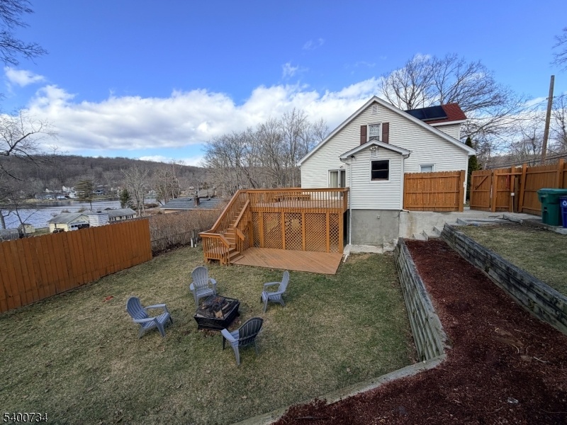 Spacious Yard!