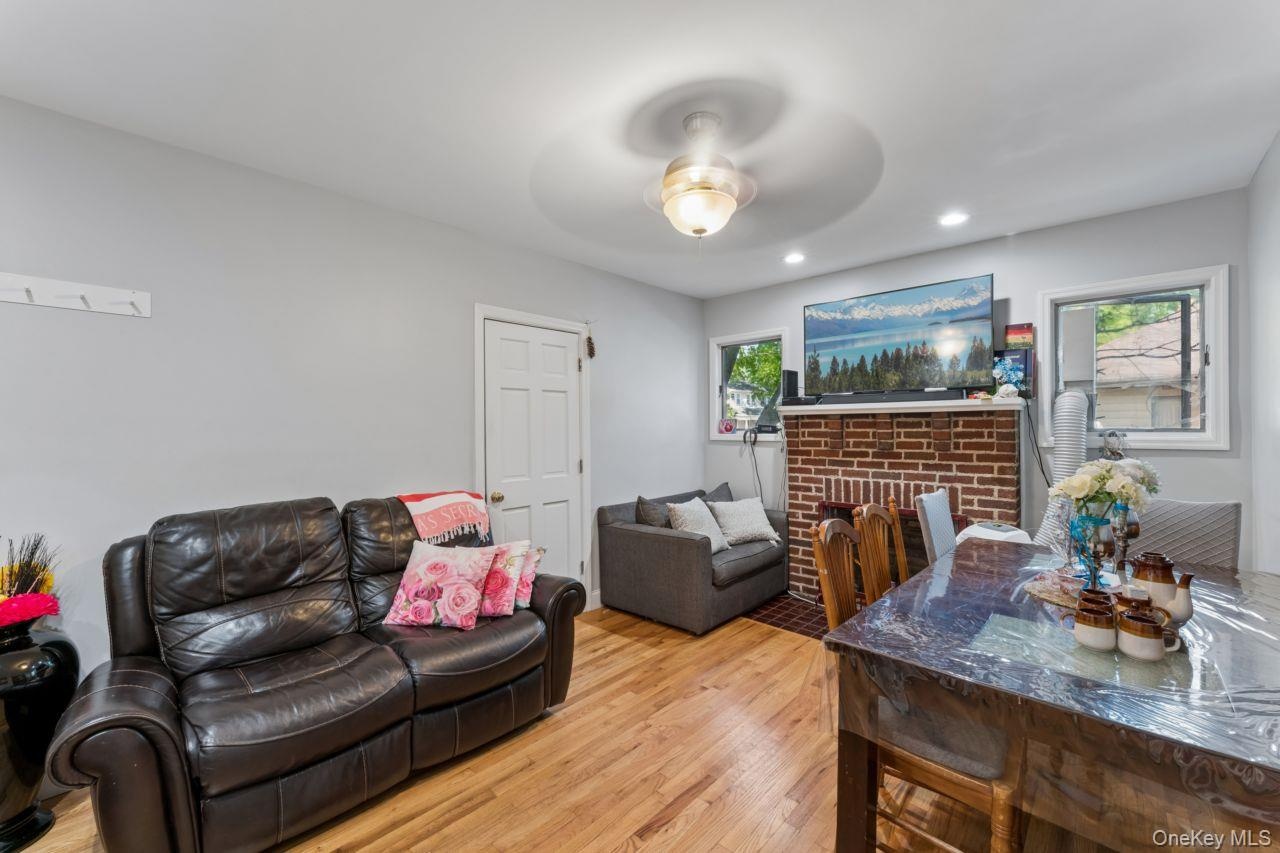 1st floor living room
