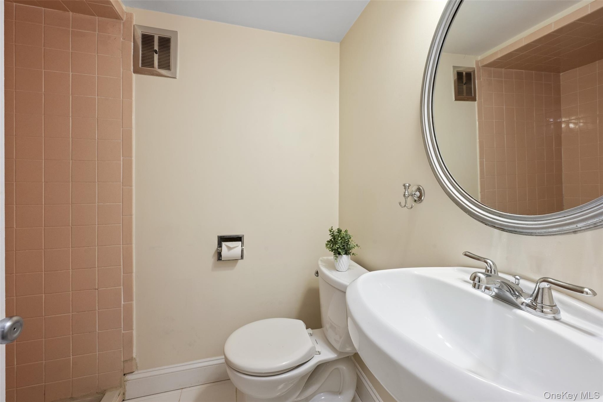 Full Bathroom 2 with Shower - Lower Level