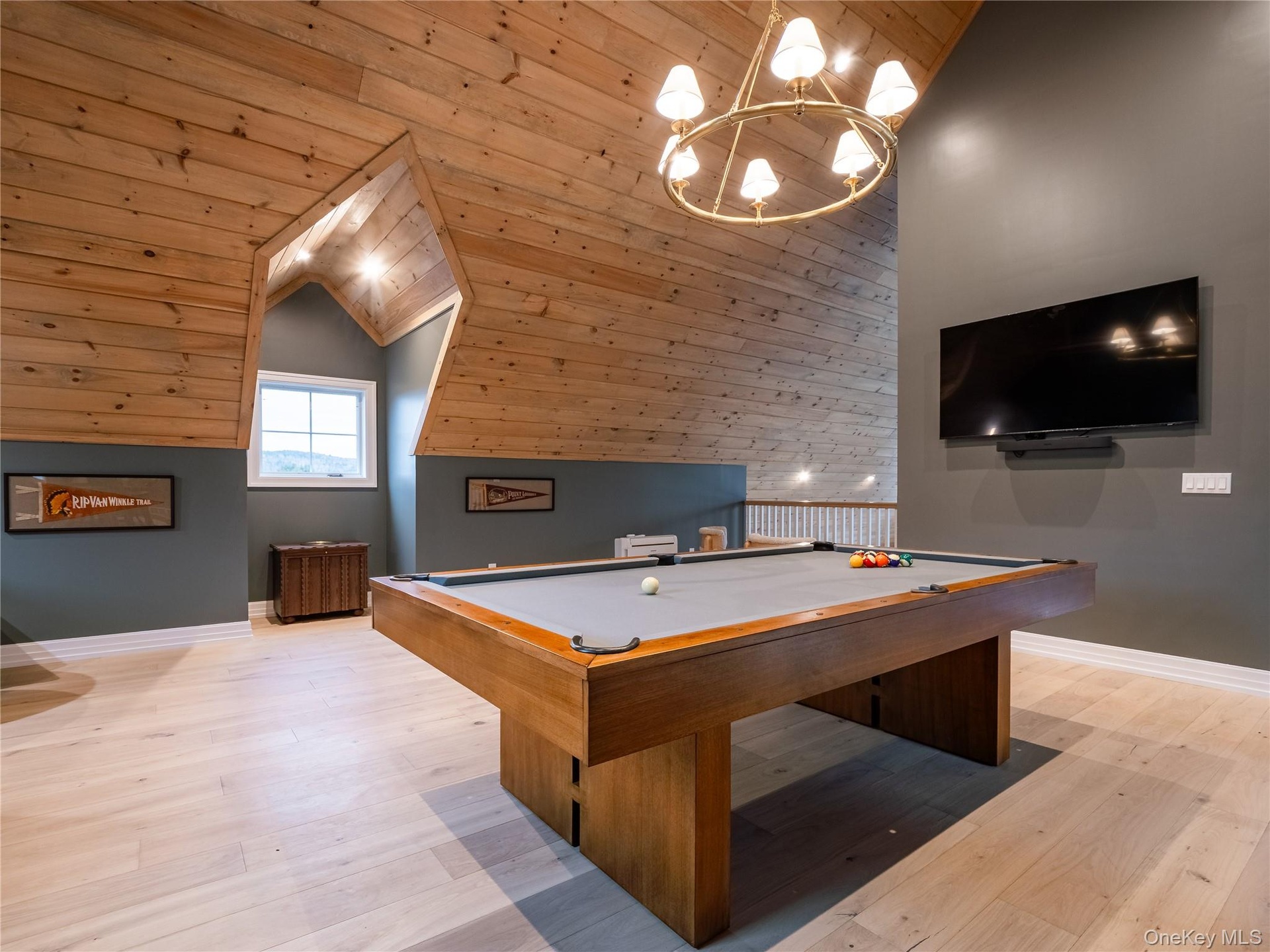 Game room at Stonewall Glen Clubhouse.