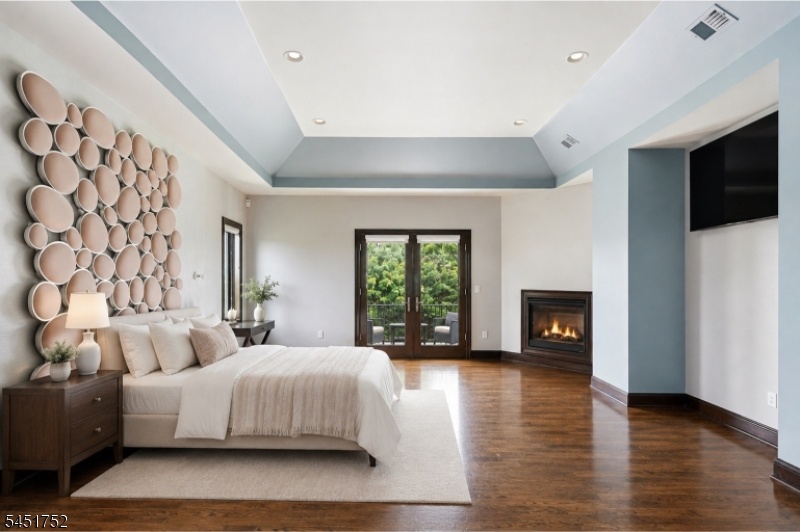 Primary Suite (2 of 2)