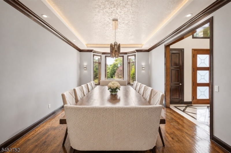 Dining Room (2 of 2)