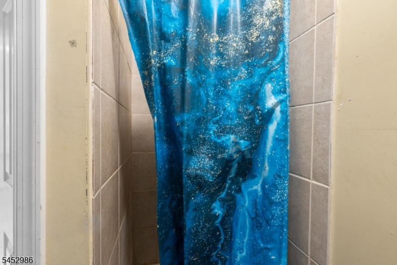 Unit 4 Bathroom