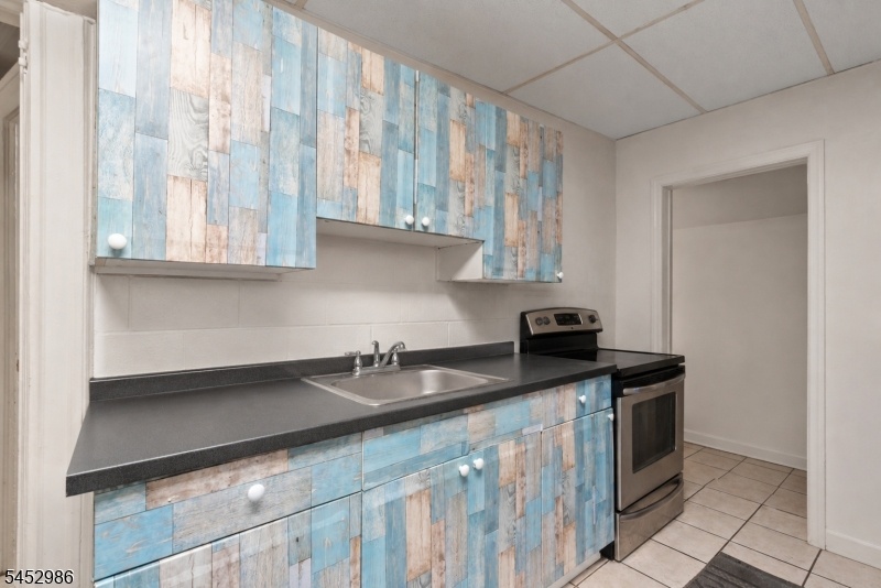 Unit 4 Kitchen