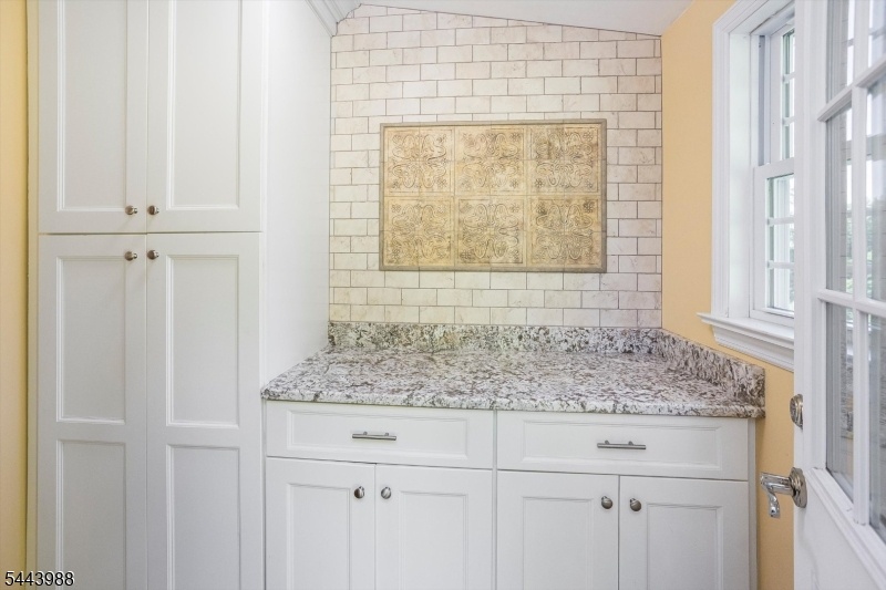 Serving Area  room