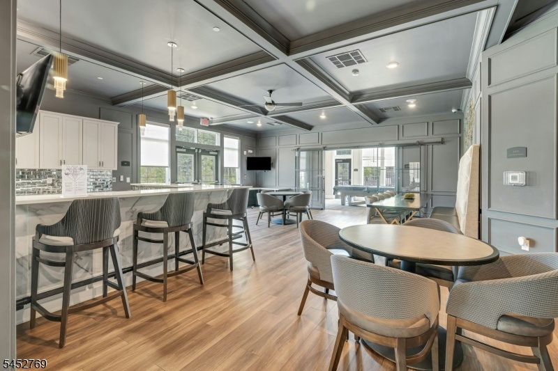 Club House Full Kitchen