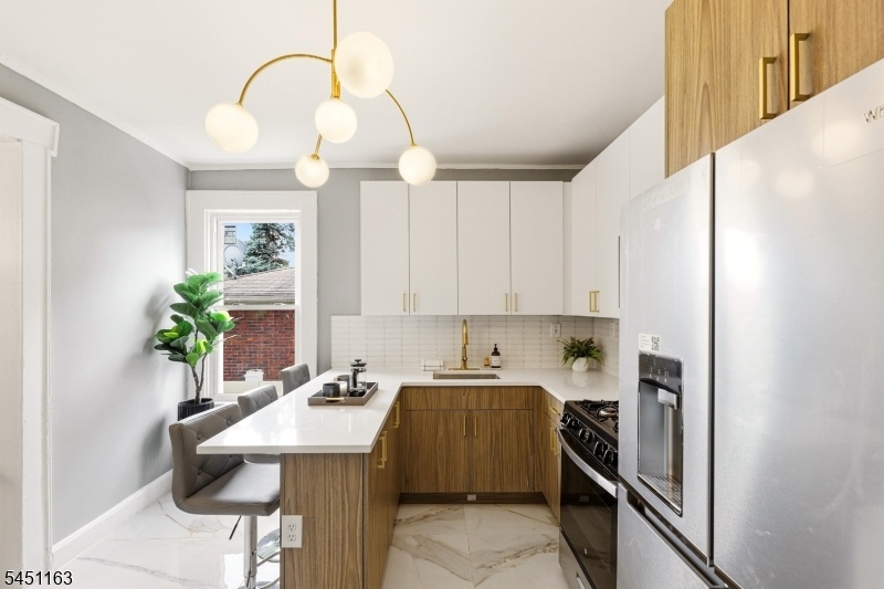 Dining/Kitchen