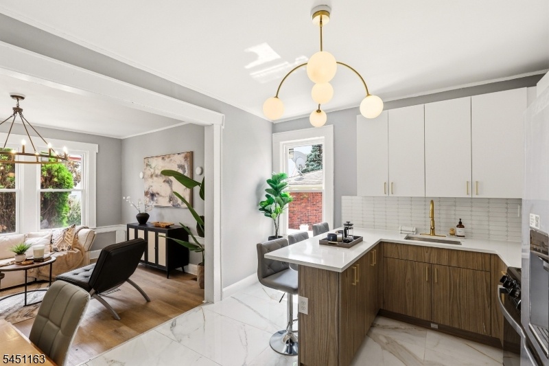 Dining/Kitchen
